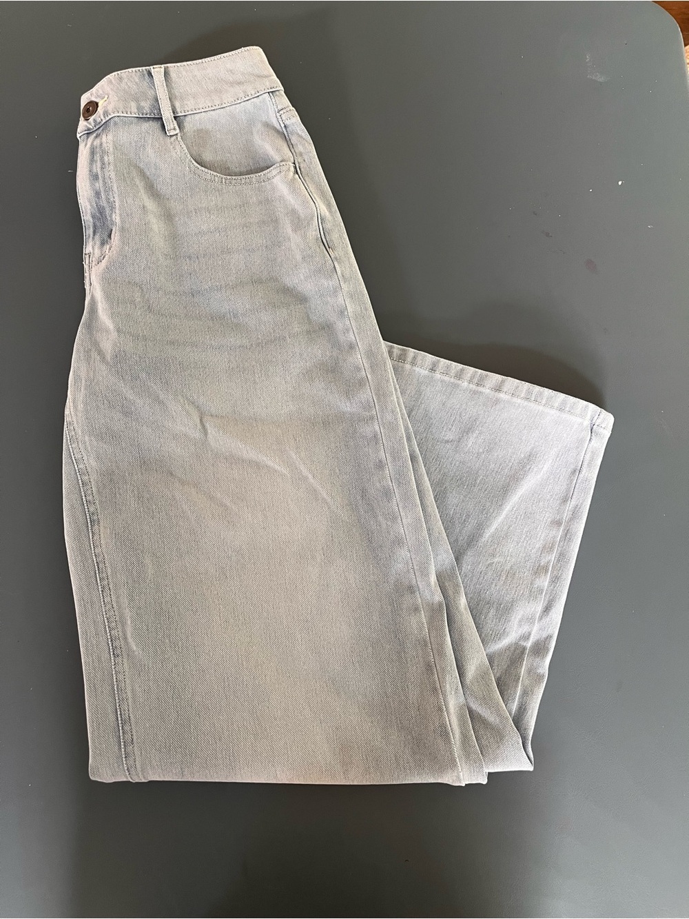 HALARA Light Blue Denim Jeans with Contrast Stitching